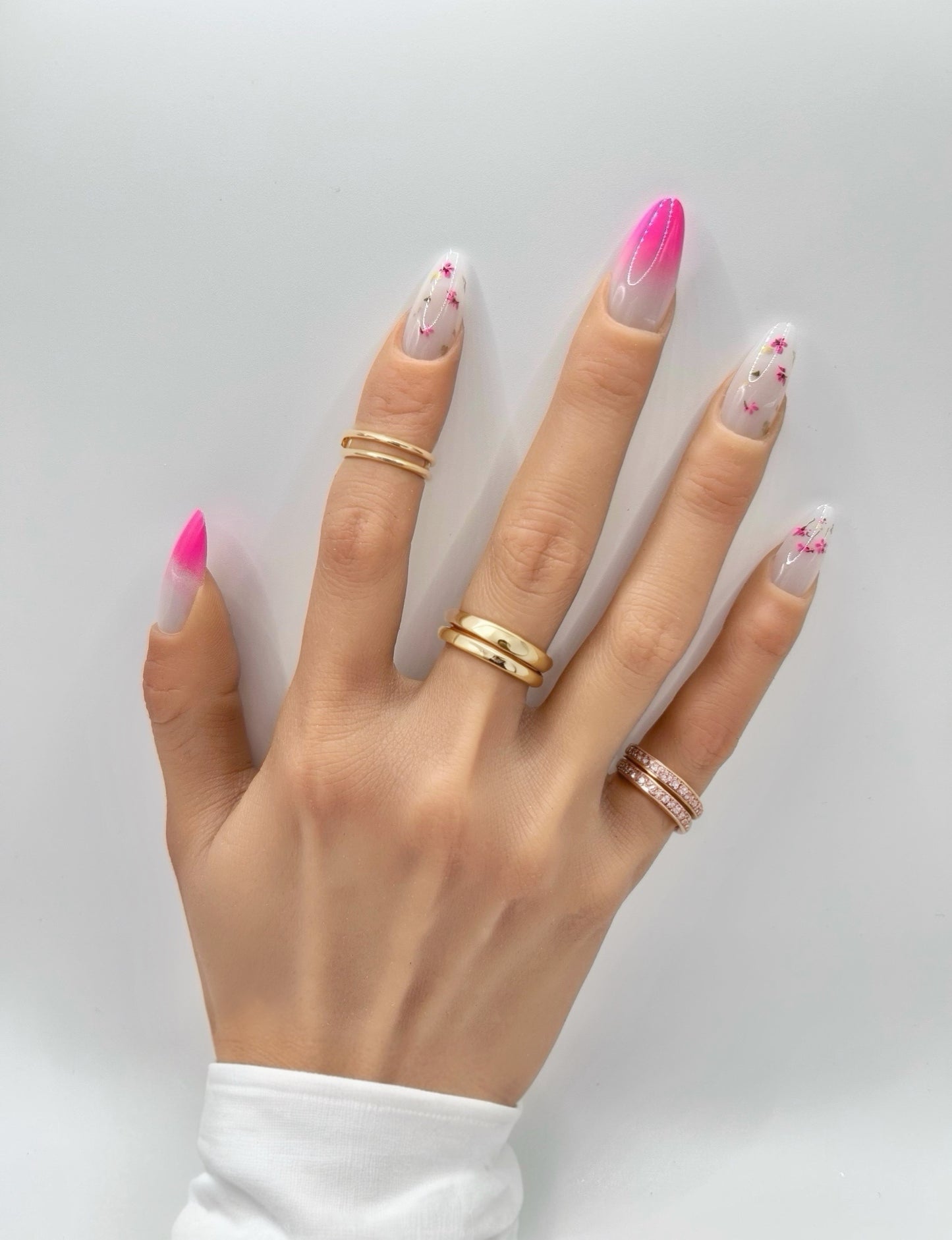 Soft Bloom Mani in Minutes Press on Nails