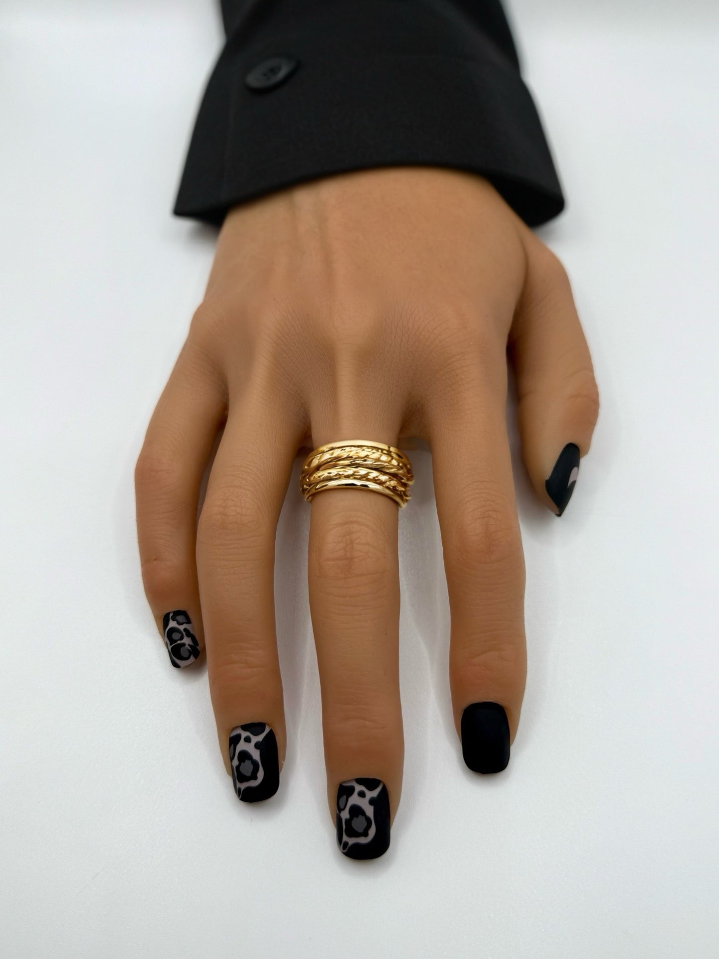 Fierce and Fabulous Mani in Minutes Press on Nails
