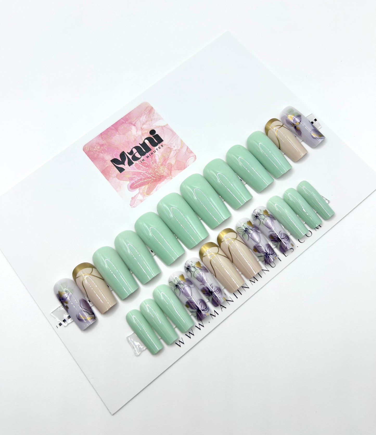 Minimalist Floral Mani in Minutes Press on Nails