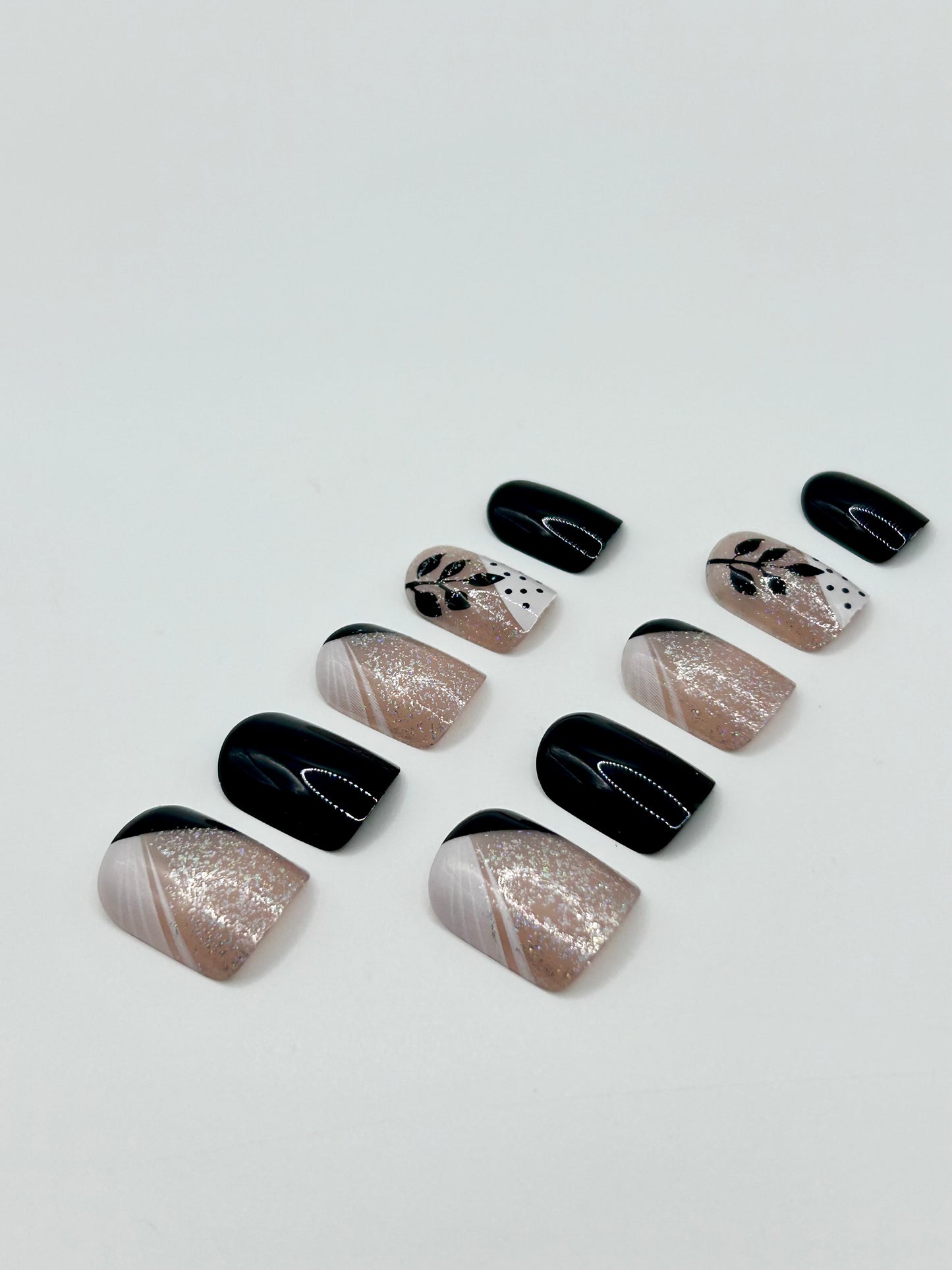 Ebony Sparkle Mani in Minutes Press on Nails