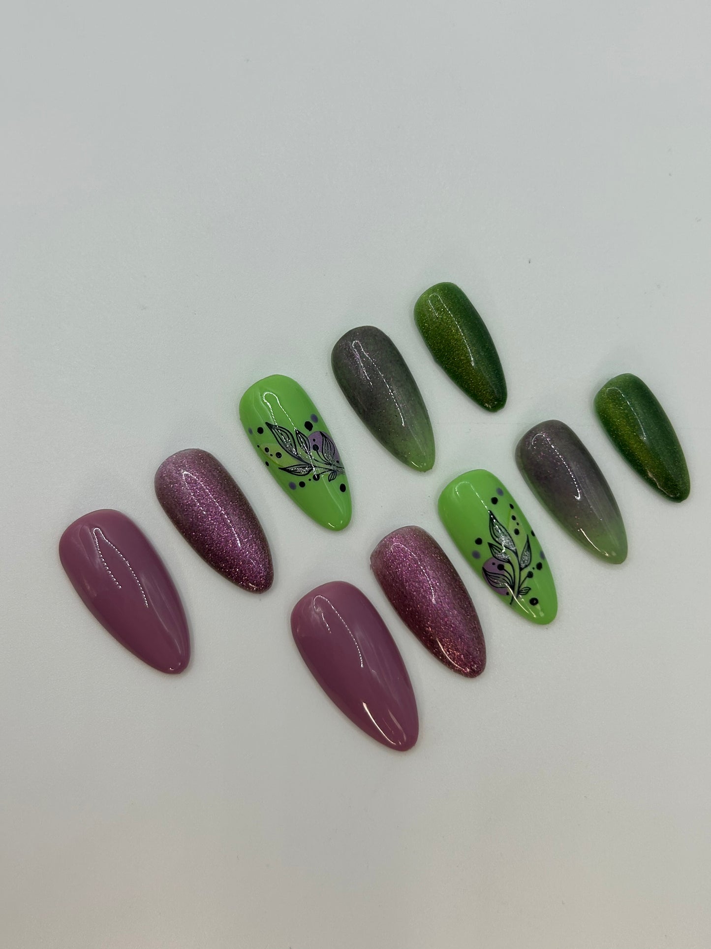 Bloom & Sparkle Handcrafted Mani in Minutes Press on Nails