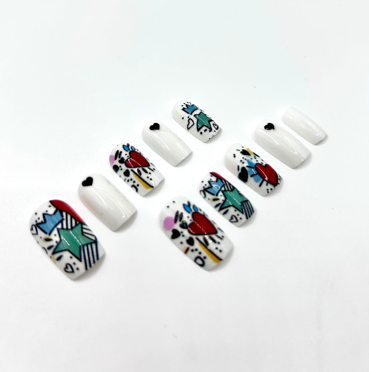 Pop Art Hearts Mani in Minutes Press on Nails