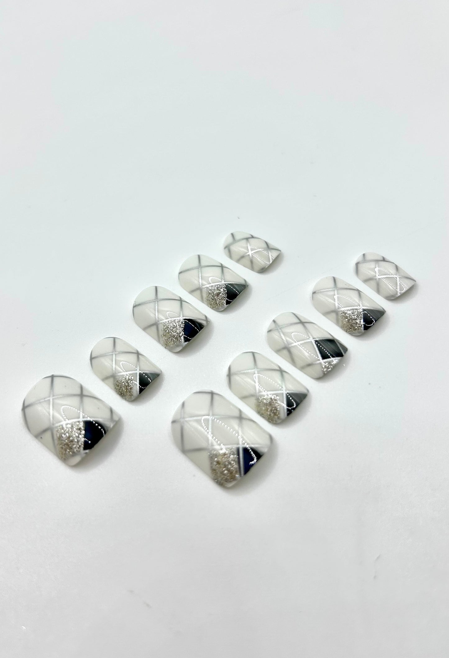 Silver Lattice Mani in Minutes Press on Nails