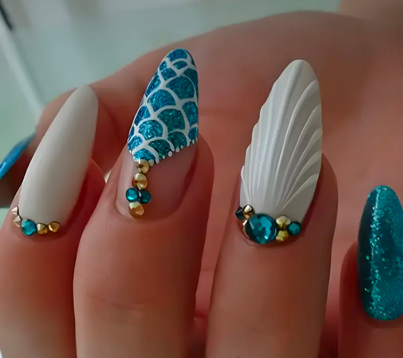 Mermaid's Treasure Mani in Minutes Press on Nails