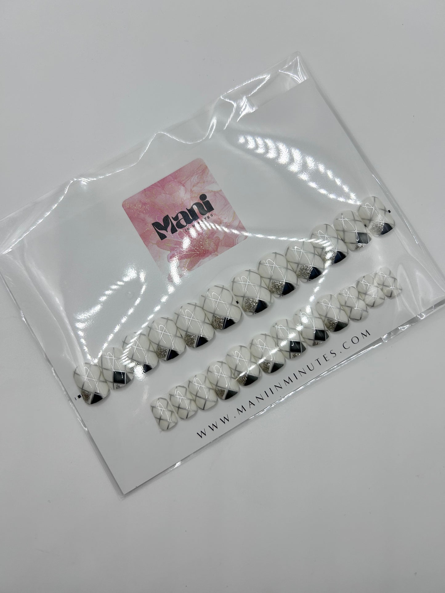 Silver Lattice Mani in Minutes Press on Nails