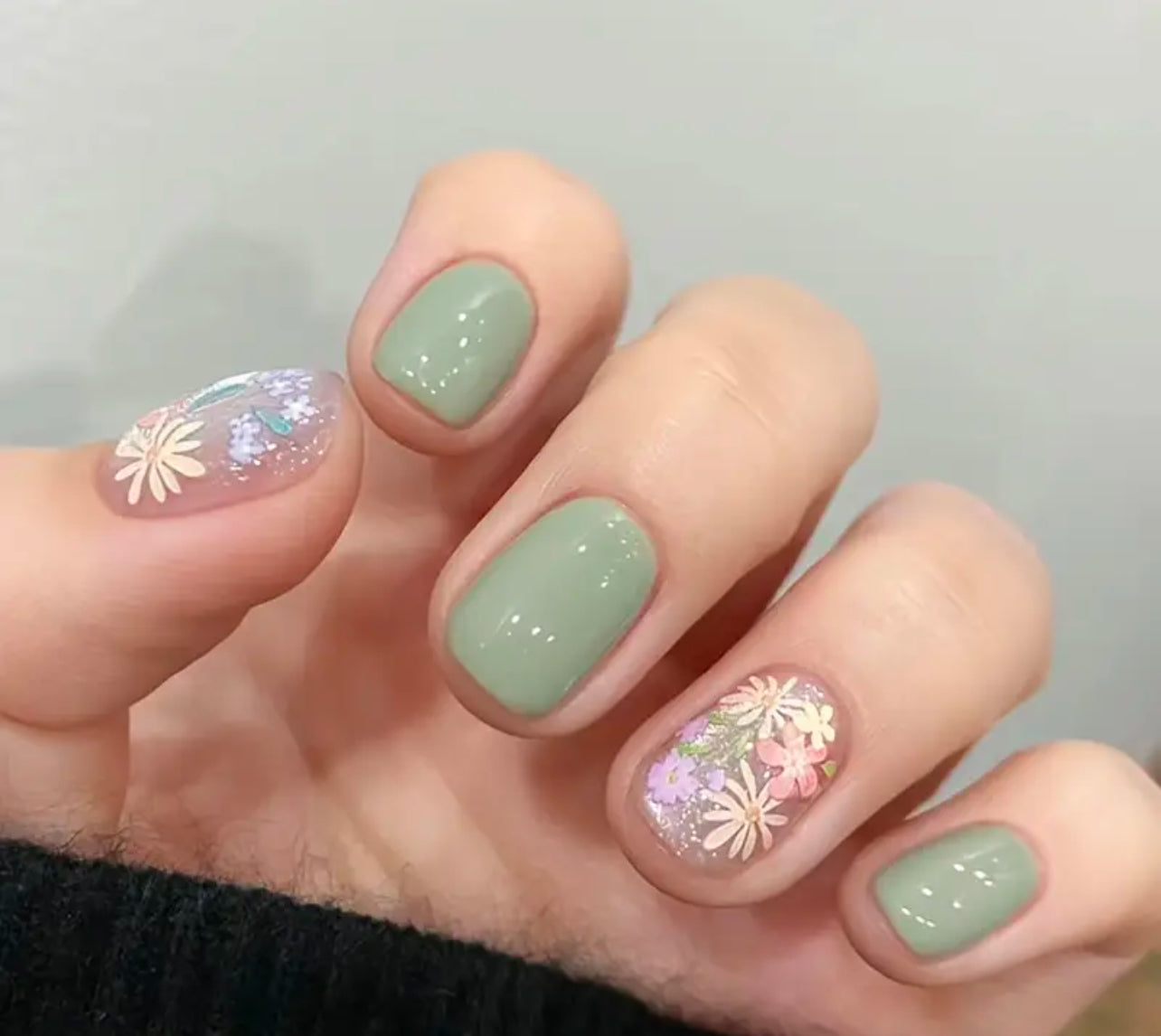 Wild Flower Meadow Mani in Minutes Press on Nails
