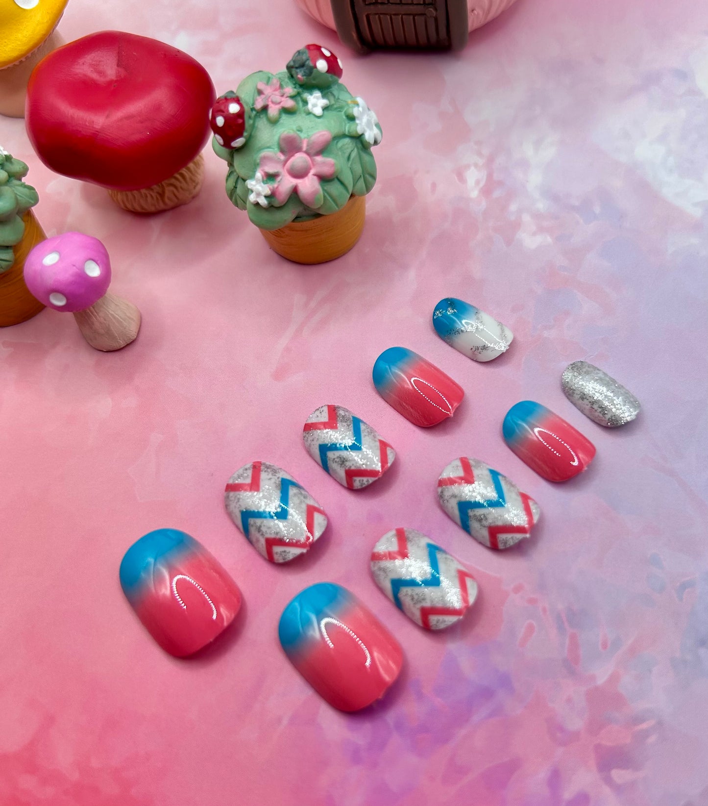 Mini Ombre Sparkle Mani in Minutes Mini Press on Nails