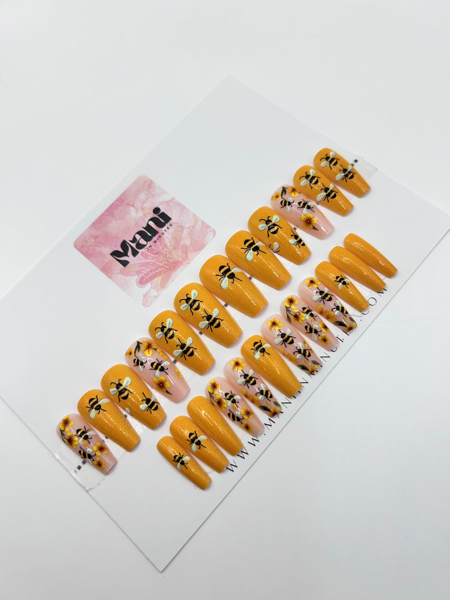 Bee-yond Cute Mani in Minutes Press on Nails