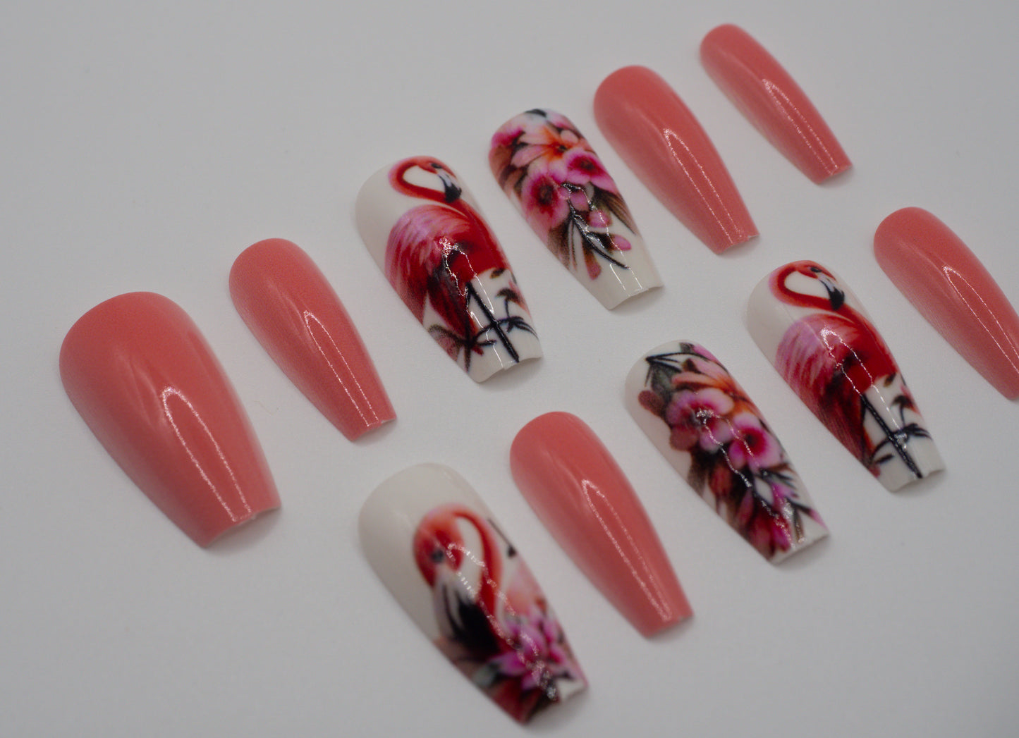 Flamingo Flare Mani in Minutes Press on Nails