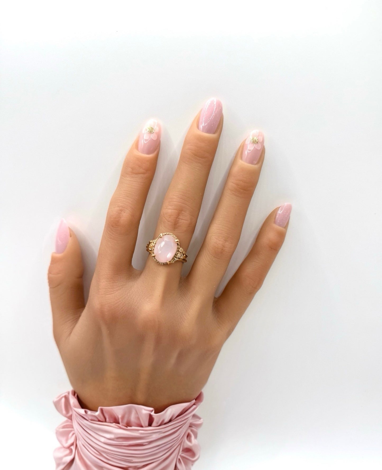 Glitzy Blushing Petals Mani in Minutes Press on Nails