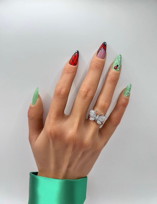Flutterbug Mani in Minutes Press on Nails