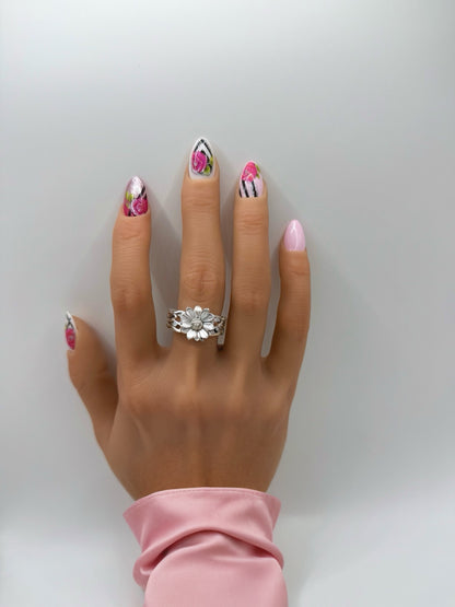Rose About Town Handcrafted Mani in Minutes Press on Nails