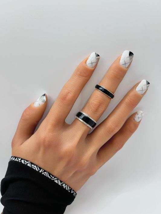 Silver Lattice Mani in Minutes Press on Nails