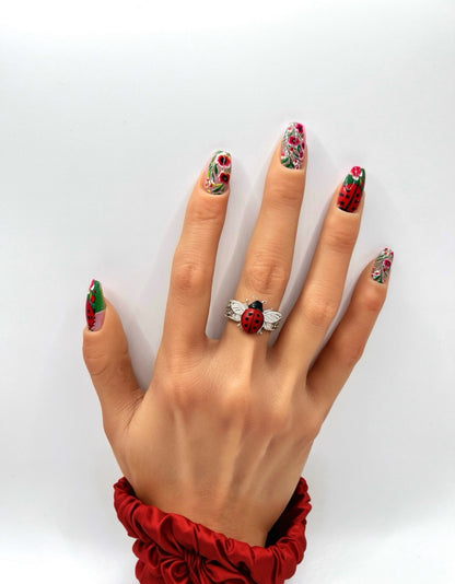 Bug and Bloom Mani in Minutes Press on Nails