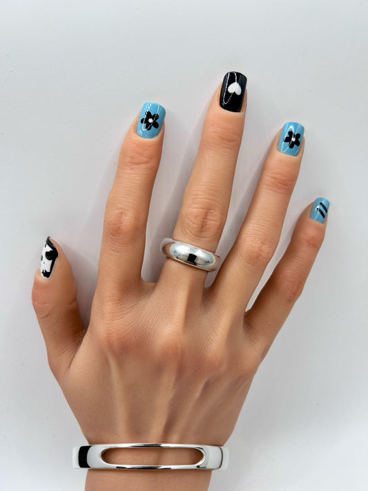 Blue Moo Bloom Mani in Minutes Press on Nails