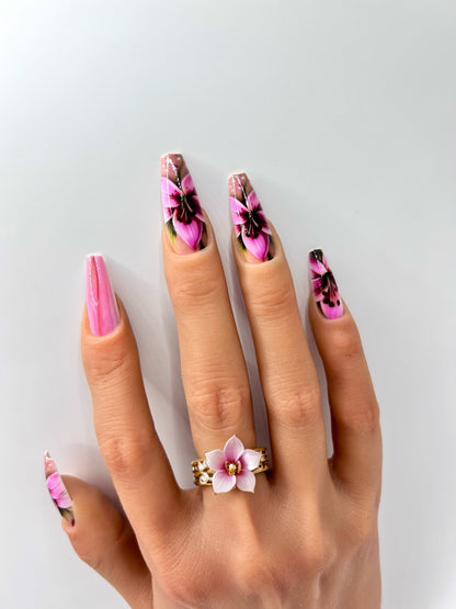 Floral Coffin Mani in Minutes Press on Nails