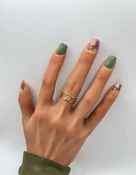 Wild Flower Meadow Mani in Minutes Press on Nails