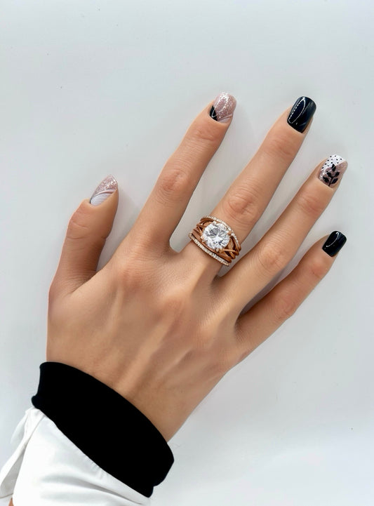 Ebony Sparkle Mani in Minutes Press on Nails