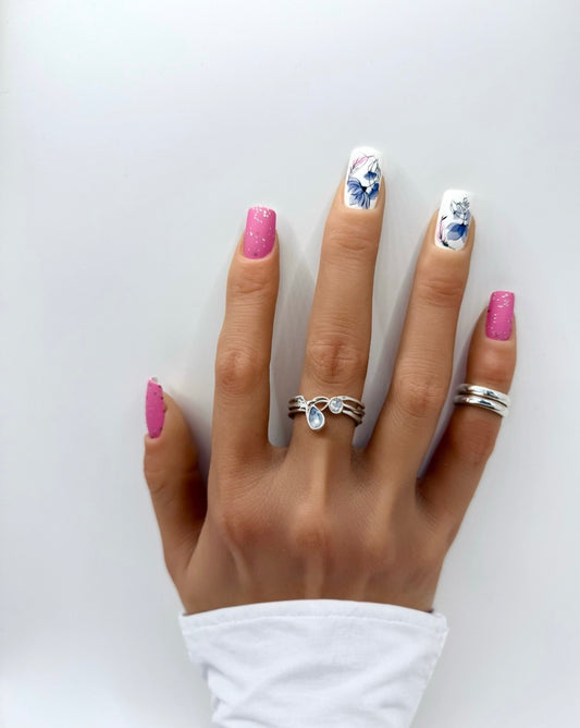 Floral Flirt Mani in Minutes Press on Nails