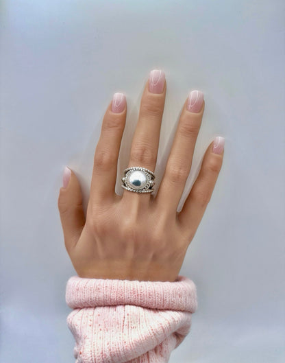 Subtle Ombre press-on nails – neutral pink nude gradient nail set by Mani in Minutes
