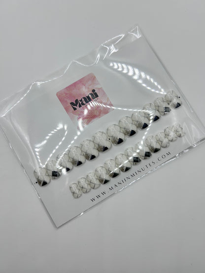 Silver Lattice Mani in Minutes Press on Nails