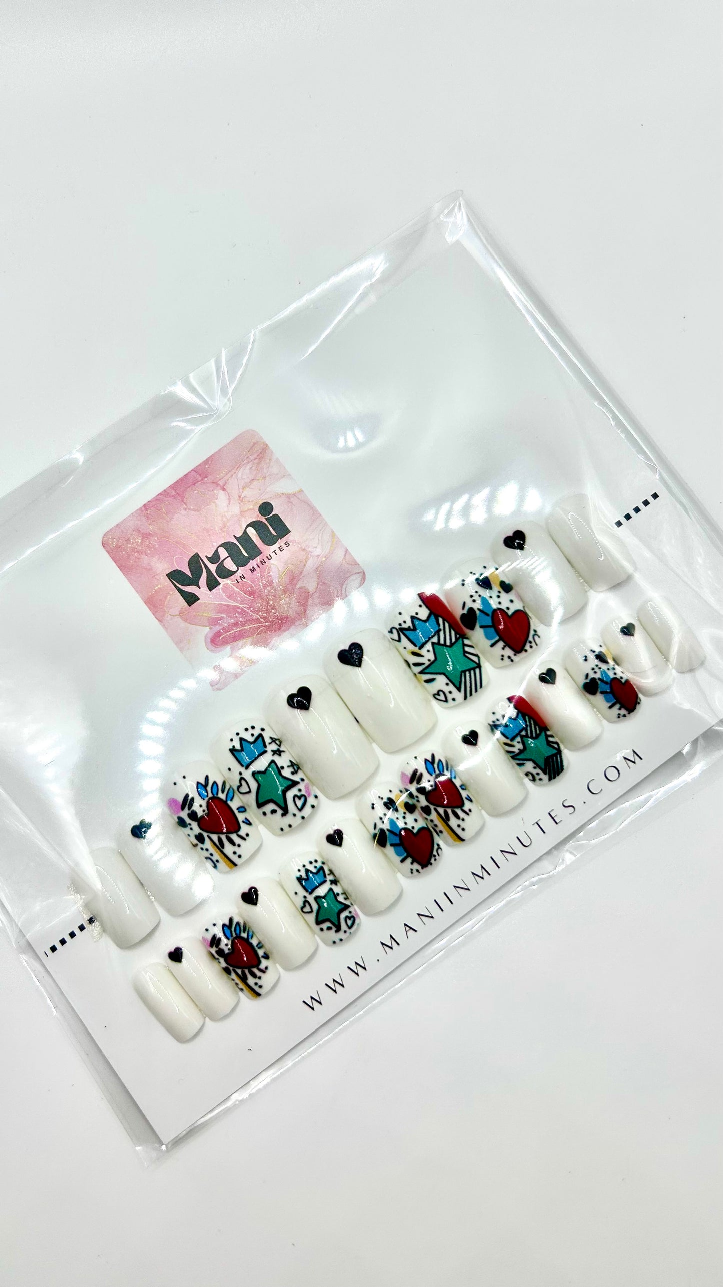 Pop Art Hearts Mani in Minutes Press on Nails