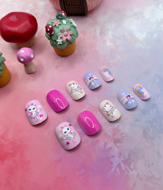 Mini Dancing Whiskers Mani in Minutes Mini Press on Nails