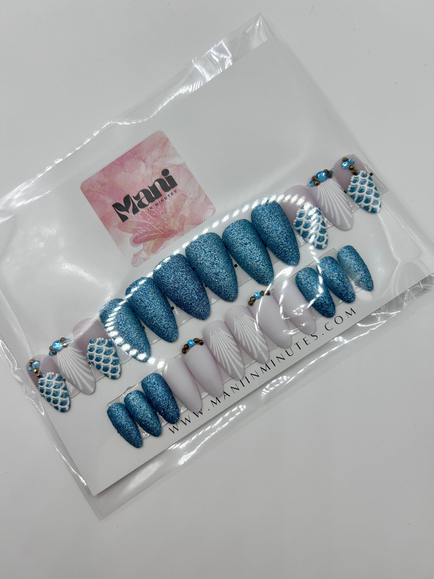 Mermaid's Treasure Mani in Minutes Press on Nails