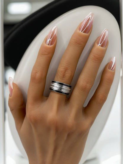 French Metallic Luxe Mani in Minutes Press on Nails
