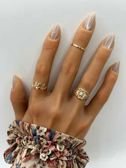 Vanilla Frost Mani in Minutes Press on Nails